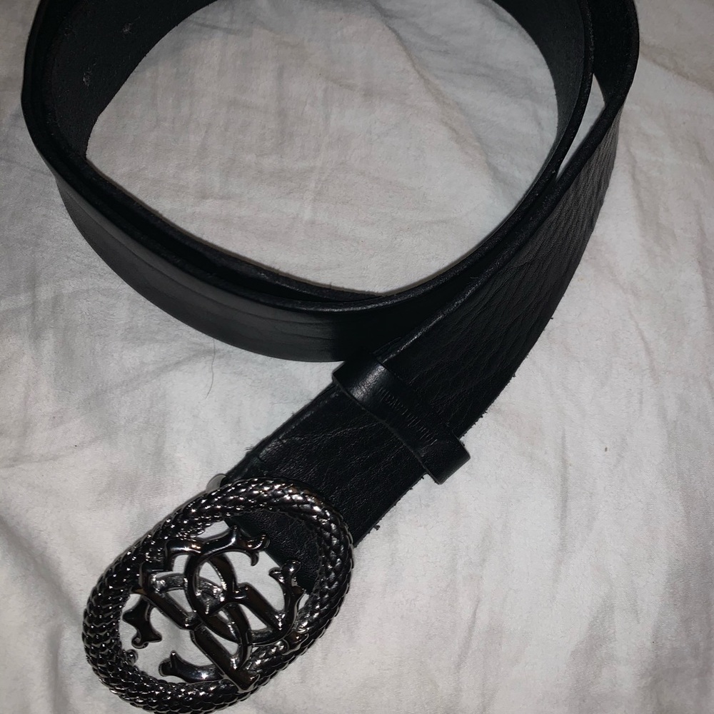 Roberto Cavalli men’s black leather belt.